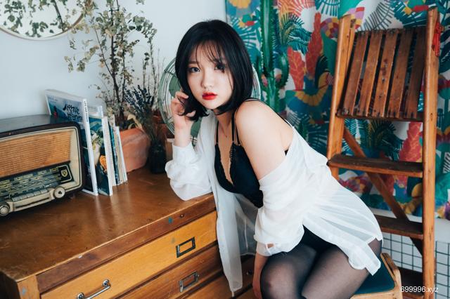 Ye-Eun - Office Girl Vol.1